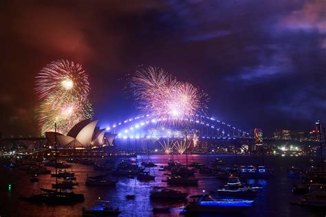 watch australia new zealand ring in new year 2018 with spectacular fireworks india tv