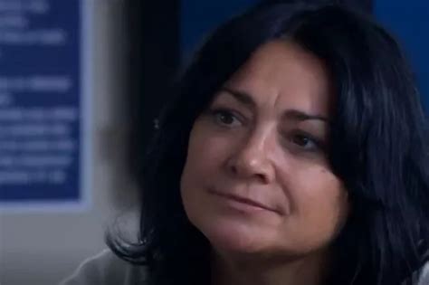 Emmerdales Moira Dingle Actress Natalie J Robb Co Star Split Rival Soap Role And Pop Past