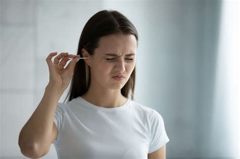 Why Do My Ears Feel Clogged And How Can I Treat It Safar Medical
