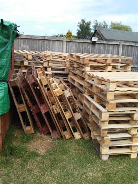 How I Made My Shed From 140 Pallets 1001 Pallets Pallet Shed