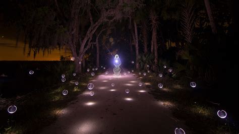 Use This Cool Light Painting Technique To Create Ghosts