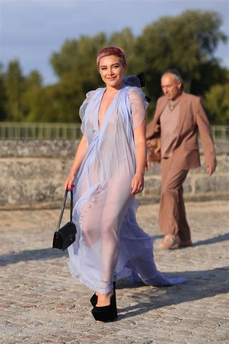 Florence Pugh Just Freed The Nipple Again In A Completely See Through Valentino Dress