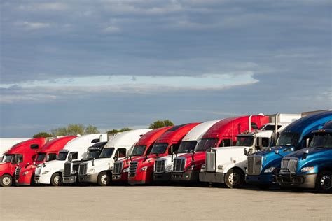 With one of the largest van and flatbed fleets (combined) in the usa with over 3,000 trucks and over 7,500 trailers., western express can meet almost any shipping need, including dry van, flatbed, dedicated fleet, logistics, and expedited truck/rail options. Ways to Improve Your Fleet - Western Truck Insurance Services