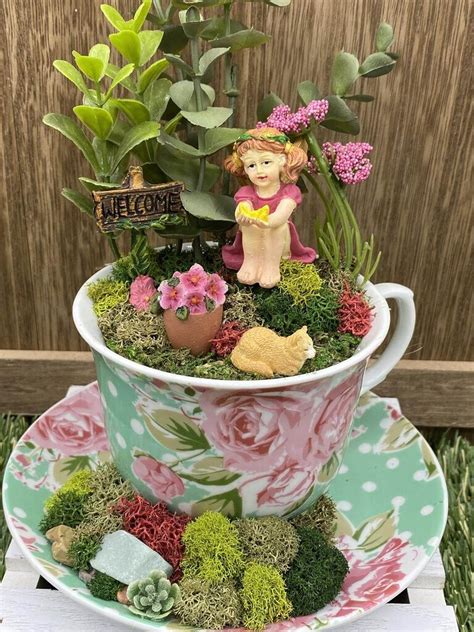 50 Best Teacup Mini Garden Ideas And Designs For 2021