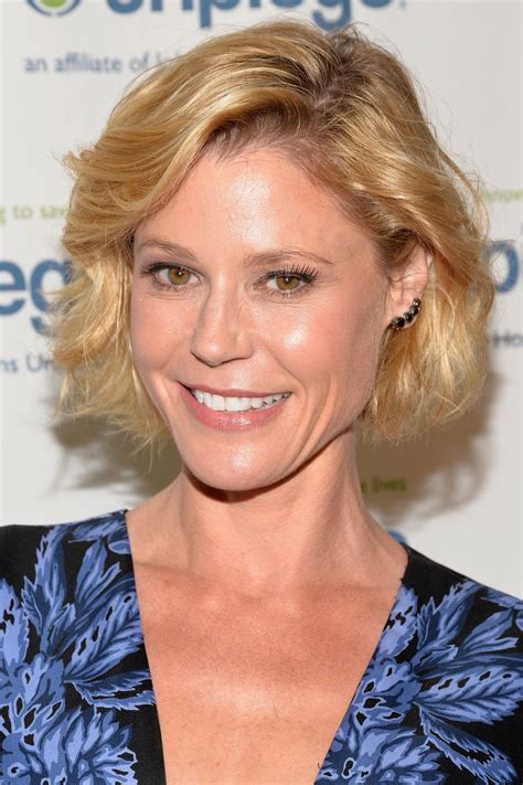 Julie Bowen Short Hair Wavy Haircut