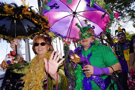 Shoreline Villages Annual Mardi Gras Parade Whoops It Up In Long Beach