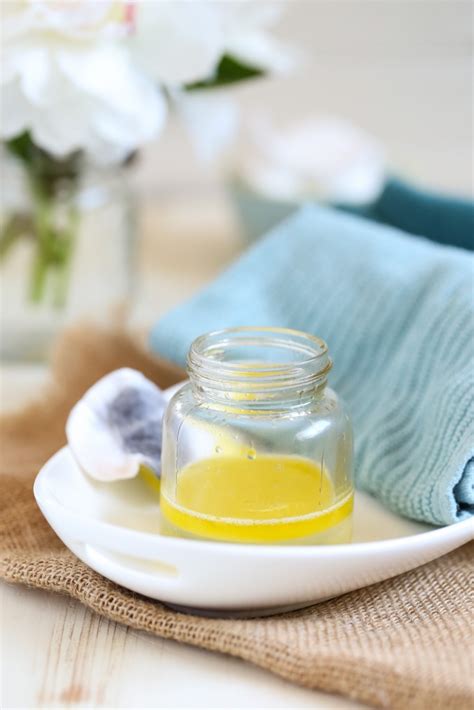 Even if you don't use fractionated oil, since you're blending it. DIY 2-Ingredient Makeup Remover (Without Coconut Oil ...
