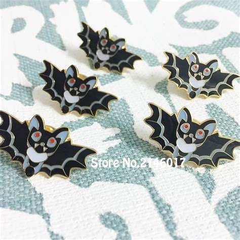 10pcs 30mm Halloween Bat Lapel Pin Black Bats Enamel Pins Badge Cute