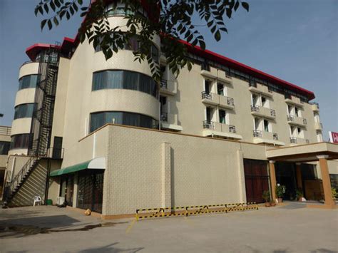Samrat hotel dire dawa, ethiopia the whole hotel entire building outside and inside video and amenities and services of the hotel. Fahrt nach Dire Dawa