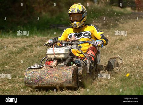 Lawnmower Racing Hi Res Stock Photography And Images Alamy
