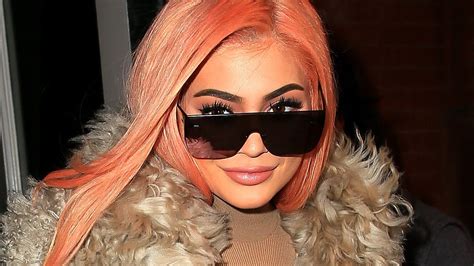 kylie jenner debuts blunt lob haircut on snapchat allure