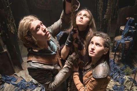 The Shannara Chronicles Review Mtvs Fantasy Delivers Collider