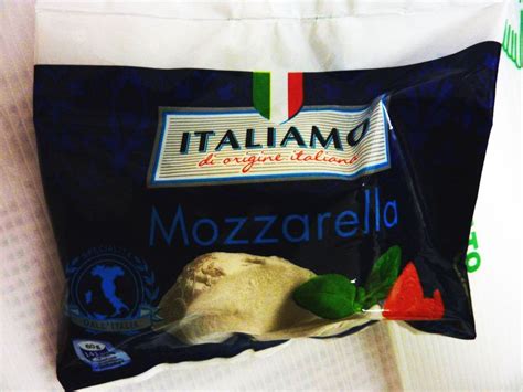 Ser mozzarella ekologiczny, 1 kulka. Finte mozzarelle italiane prodotte in Emilia con latte ...