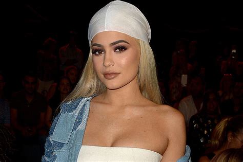 Kylie Jenner Warns Consumers Against Fake Dangerous Kylie Cosmetics