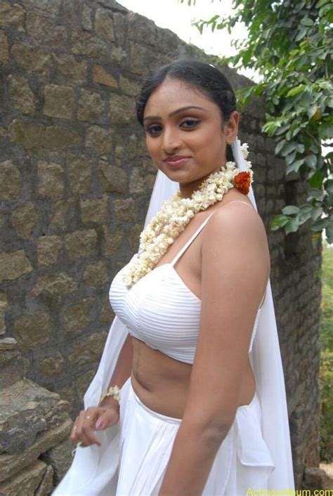 Tamil Actress Waheeda Hot Cleavage Show Photo Shoot Gallery Actress Album
