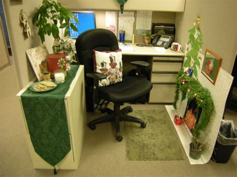 Office cubicle denizens, given enough latitude, may go as far as. Favorite Cubicle Decorating Ideas At The Office - Gallery ...