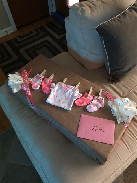 Cute Way To Wrap A T For A Baby Girl Babyshowerwrapping