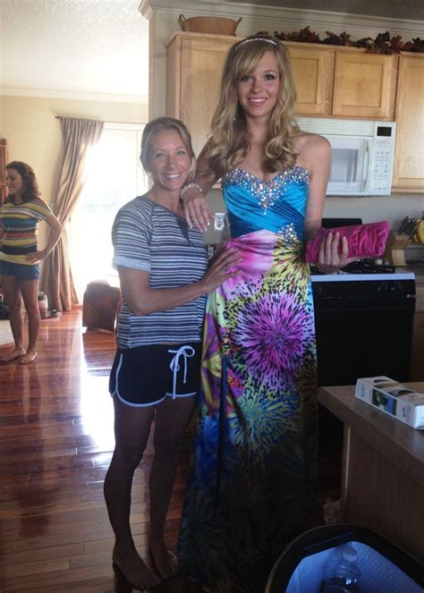 Tall Daughter By Zaratustraelsabio Tall People Giant People Sissy