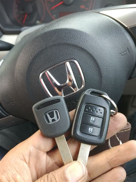 DUPLIKAT KUNCI MOBIL HONDA BRIO ~ AHLI KUNCI PLUS IMMOBILIZER BOGOR
