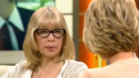 Юлия меньшова призналась, что получила большое удовольствие от встречи с иосифом кобзоном и его супругой нелли. наедине со всеми.Юлия Меньшова.Самая красивая история ...