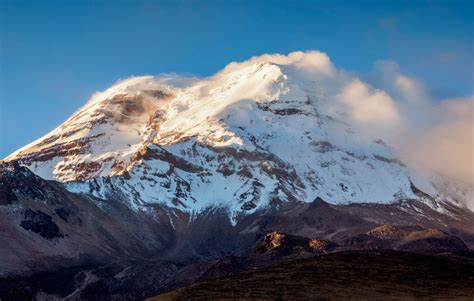 El volcán Chimborazo es la montaña más alta de la Tierra... (desde el
