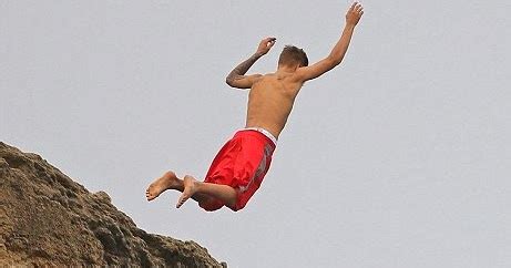 VJBrendan Com Justin Bieber Jumps Off A Cliff In Hawaii