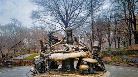 The Alice In Wonderland Sculpture In Central Park New York City Peapix