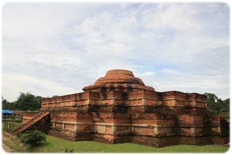 Disekitar situs sejarah candi muara takus. Candi Muara Takus - Kampar, Riau