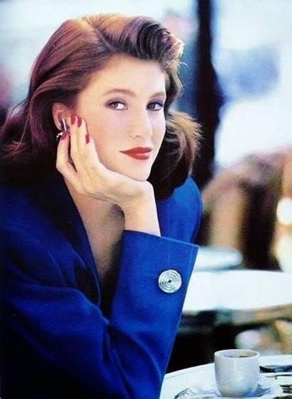Everhart was born in akron, ohio, the daughter of homemaker ginnie and engineer bob everhart.the fifth of six children, she has four older brothers, and one younger sister. I love this picture of Angie Everhart | Angie everhart ...