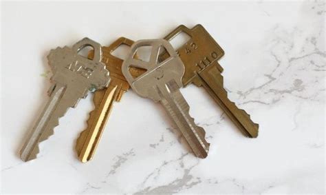 11 Genius Things People Do With Their Old Keys Old Keys Key Crafts
