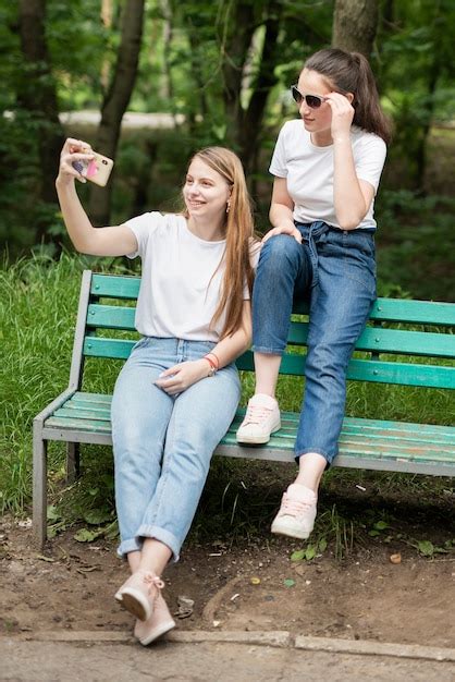 Free Photo Girls Taking A Selfie In The Park
