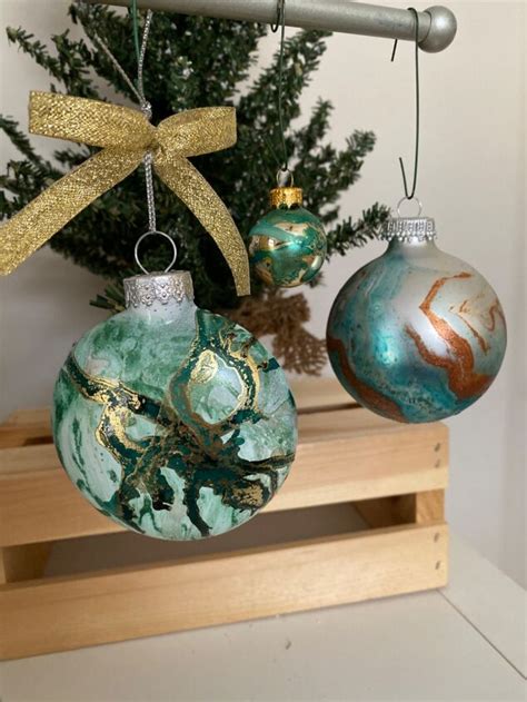 12 Easy Diy Homemade Christmas Ornaments Hometalk
