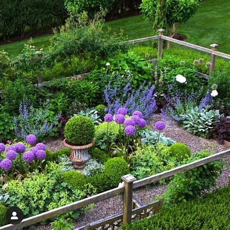 This Stunning Little Enclosed Garden Would Look Fantastic In Almost Any