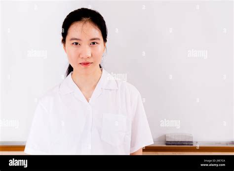 Asian Schoolgirl Uniform Banque De Photographies Et Dimages à Haute Résolution Alamy