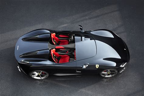 Les Ferrari Monza Sp1 Et Sp2 Inaugurent La Gamme Icone Motorlegend
