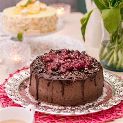 Rezept Schokoladentorte mit Kirschen | Kuchen und torten, Kuchen und torten rezepte, Leckere torten
