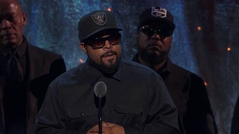 Ice Cube Of Nwa Accepts Rock And Roll Hall Of Fame Award Rock And