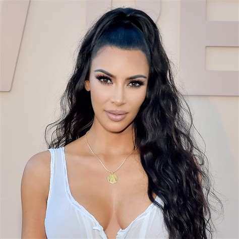 Kim kardashian is the star of the reality show 'keeping up with the kardashians' and businesswoman, creating brands such as kkw beauty, kkw fragrance and skims. Kim Kardashian Is Praised By Fans After She Donates $1 ...