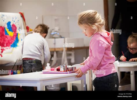 Nursery Classroom Drawing Hi Res Stock Photography And Images Alamy