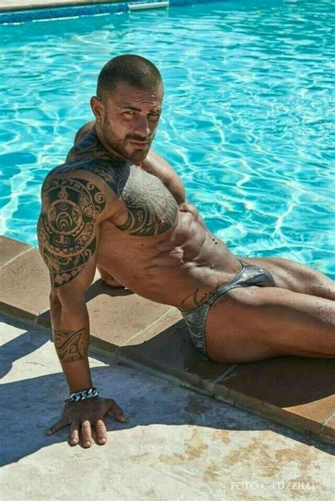 pin by mike vierkant on tattooed men sexy men man swimming men s muscle