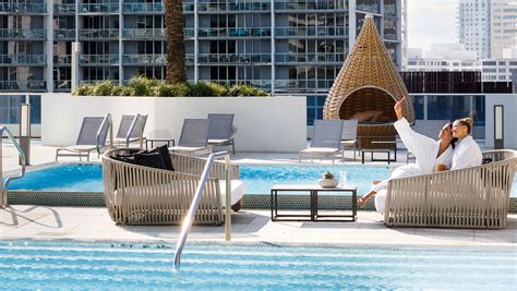 Miami Hotels With Rooftop Pools Kimpton Epic Hotel