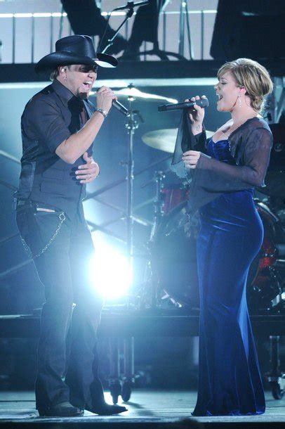2010 Cma Awards Kelly Clarkson And Jason Aldeans Duet Performance
