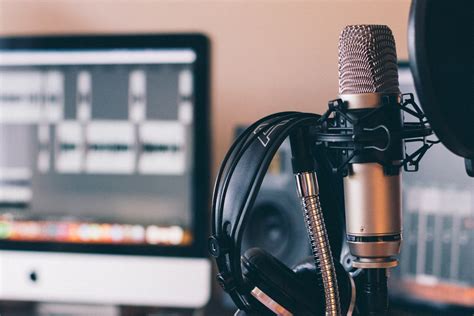 Podcast Mic Pictures Download Free Images On Unsplash