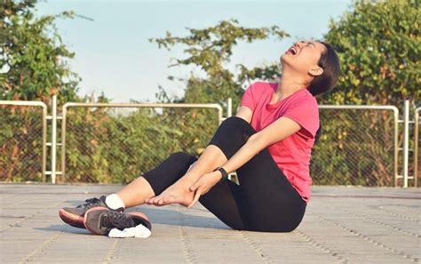 Foot Pain After Running 12 Likely Causes And How To Fix It