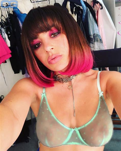 Charli Xcx Nackt Nacktbilder Playboy Nacktfotos Fakes Oben Ohne