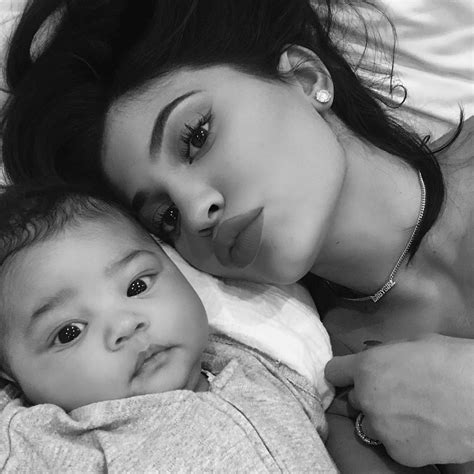 Kylie Jenner Shares First Selfies With Daughter Stormi Reality Tv World