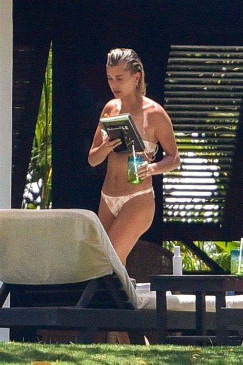 Kendall Jenner And Hailey Bieber In Bikinis On Vacation In Jamaica 08