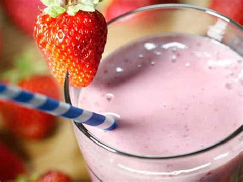The Pink Sweetheart Smoothie Silk Recipe Smoothies With Almond Milk Silk Recipes Almond