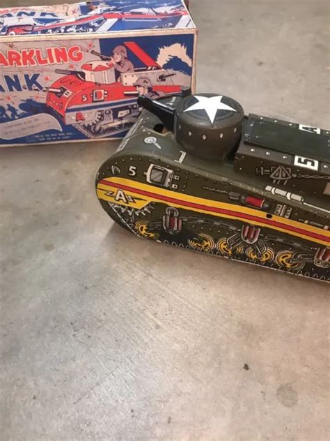 Vintage 1940s Marx Tin Litho Wind Up Sparkling Doughboy Army Tank Toy