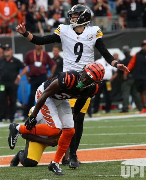 photo steeles kicker chris boswell kicks the game winning field goal kyp20220911012